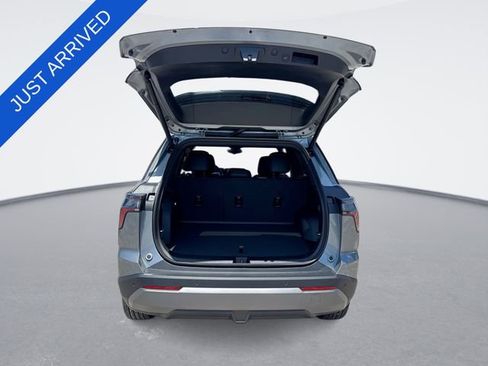 New 2026 Chevrolet Equinox LT w/ Convenience Package II FWD image 23