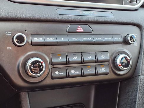 Used 2021 Kia Sportage LX image 13