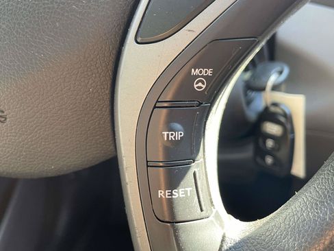 Used 2015 Hyundai Elantra SE w/ Option Group 02 FWD image 23