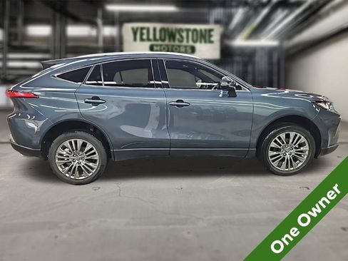 Used 2024 Toyota Venza XLE image 5