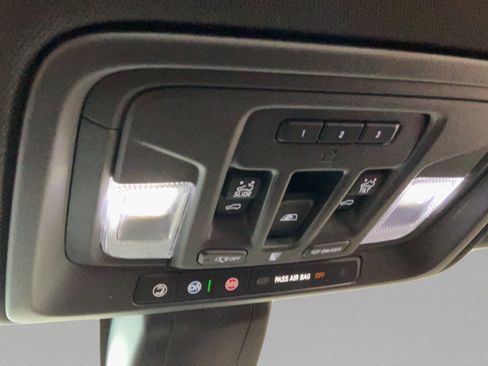 Used 2020 GMC Sierra 1500 AT4 w/ AT4 Premium Package AWD/4WD image 13
