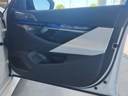 New 2027 BMW M5 Touring AWD/4WD image 12