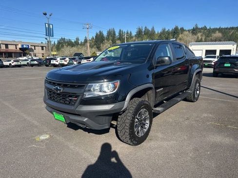 Used 2019 Chevrolet Colorado ZR2 w/ ZR2 Midnight Special Edition AWD/4WD image 2