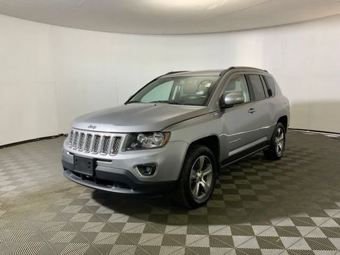 Used 2017 Jeep Compass High Altitude AWD/4WD image 3