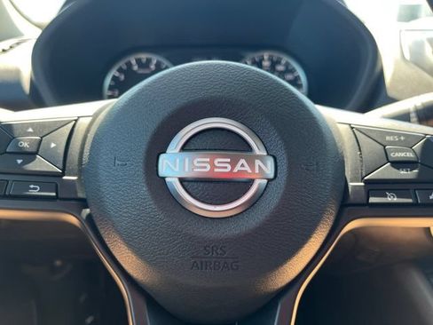 Certified 2025 Nissan Sentra S FWD image 5