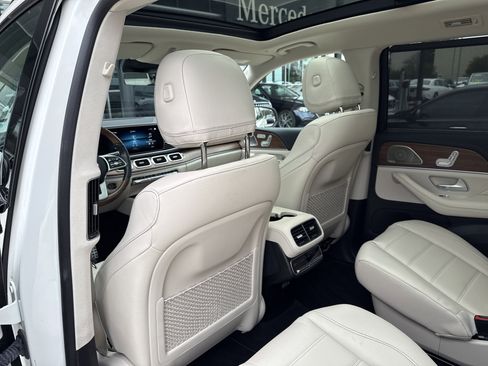 Used 2022 Mercedes-Benz GLS 450 4MATIC image 19