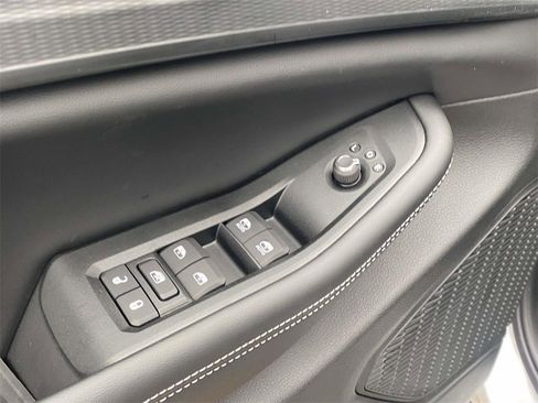 New 2025 Jeep Grand Cherokee Altitude image 43