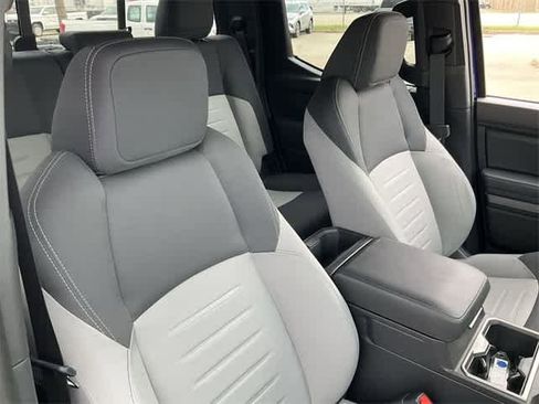 Used 2025 Toyota Tacoma TRD Sport image 17