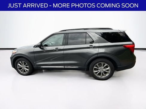 Used 2020 Ford Explorer XLT w/ Equipment Group 202A AWD/4WD image 4