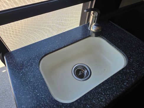 Used 2019 Mercedes-Benz Sprinter 170 image 17