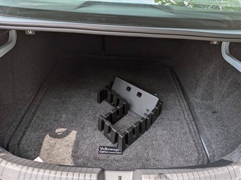 Certified 2025 Volkswagen Jetta SE FWD image 18