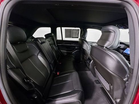Used 2022 Jeep Grand Cherokee Overland w/ Adv Protech Group III AWD/4WD image 29