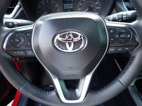 Used 2025 Toyota Corolla Cross AWD Hybrid w/ Moonroof Package image 15