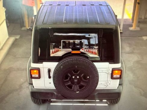 Used 2024 Jeep Wrangler Unlimited Sport AWD/4WD image 4