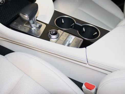 Used 2024 Genesis G70 2.5T image 34