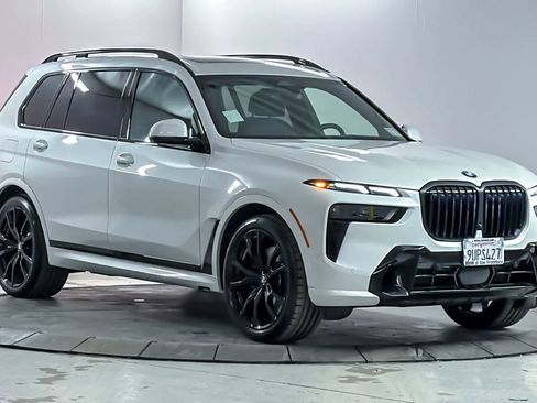 Used 2026 BMW X7 xDrive40i w/ M Sport Package image 9