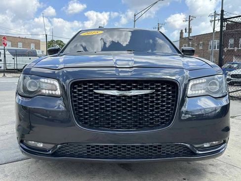 Used 2018 Chrysler 300 S RWD image 2