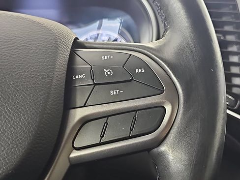 Used 2020 Jeep Cherokee Limited FWD image 17