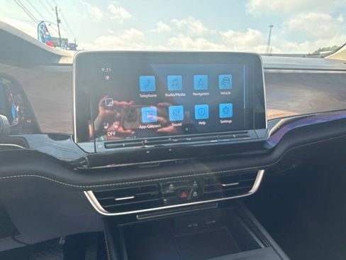 Used 2024 Volkswagen Atlas SE FWD image 20