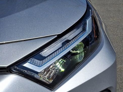 Used 2025 Toyota RAV4 XLE image 9