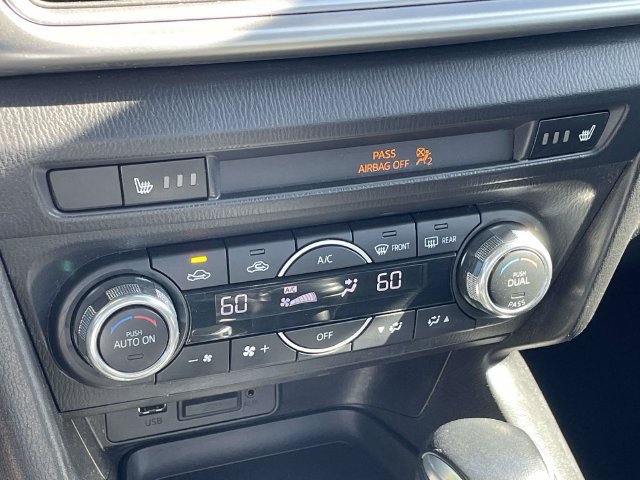 Used 2018 MAZDA MAZDA3 Touring FWD image 19