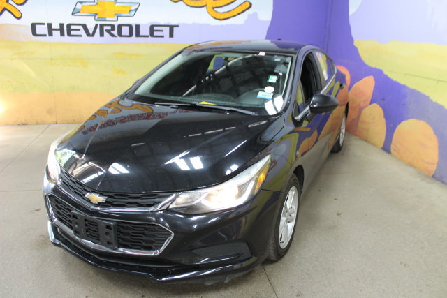 Used 2018 Chevrolet Cruze LT FWD image 4