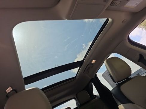 Used 2020 Ford Escape Titanium FWD image 19