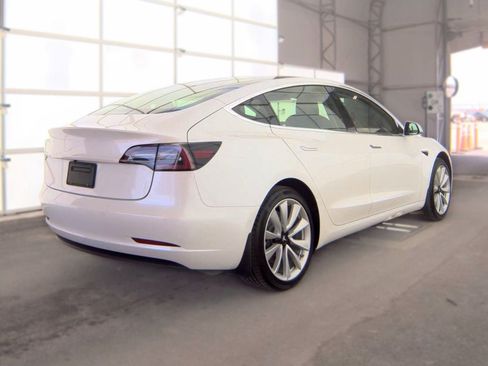 Used 2020 Tesla Model 3 Standard Range Plus RWD image 4