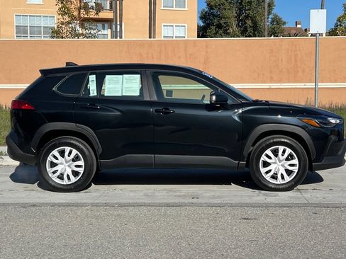 Used 2024 Toyota Corolla Cross L image 3