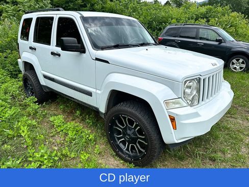 Used 2011 Jeep Liberty Sport w/ Popular Equipment Group AWD/4WD image 2