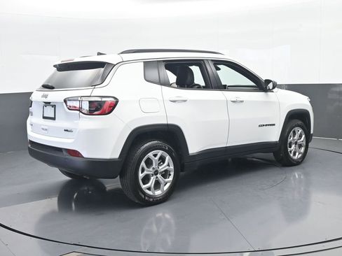 New 2026 Jeep Compass Latitude image 6