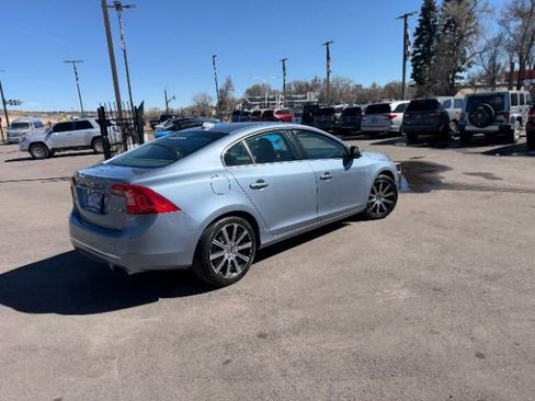Used 2018 Volvo S60 T5 Inscription Platinum w/ Climate Package image 18