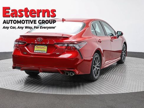 Used 2023 Toyota Camry SE FWD image 5