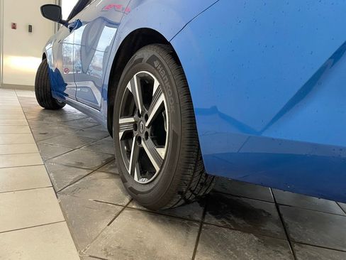 Used 2025 Nissan Sentra SV image 17