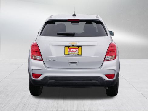 Used 2022 Chevrolet Trax LS w/ Tint and Cruise Package image 6