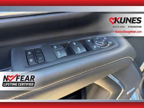 Used 2023 GMC Yukon XL SLT w/ SLT Premium Package image 23