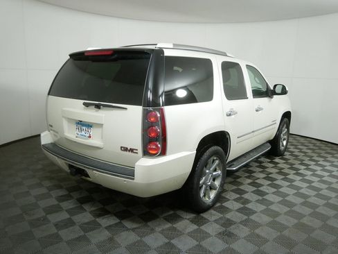 Used 2011 GMC Yukon Denali image 3
