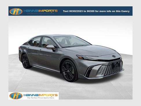 Used 2025 Toyota Camry XSE FWD image 1