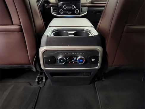 Used 2024 Ford Expedition Limited image 37
