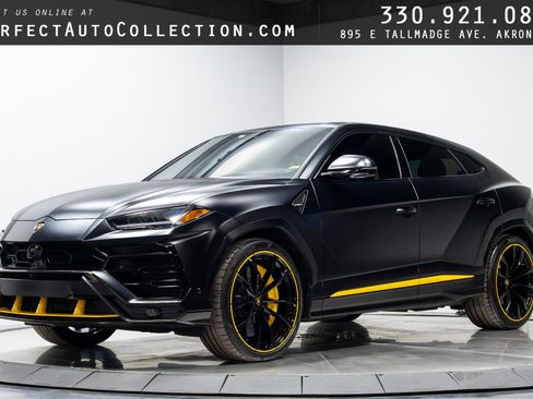 Used 2022 Lamborghini Urus image 1