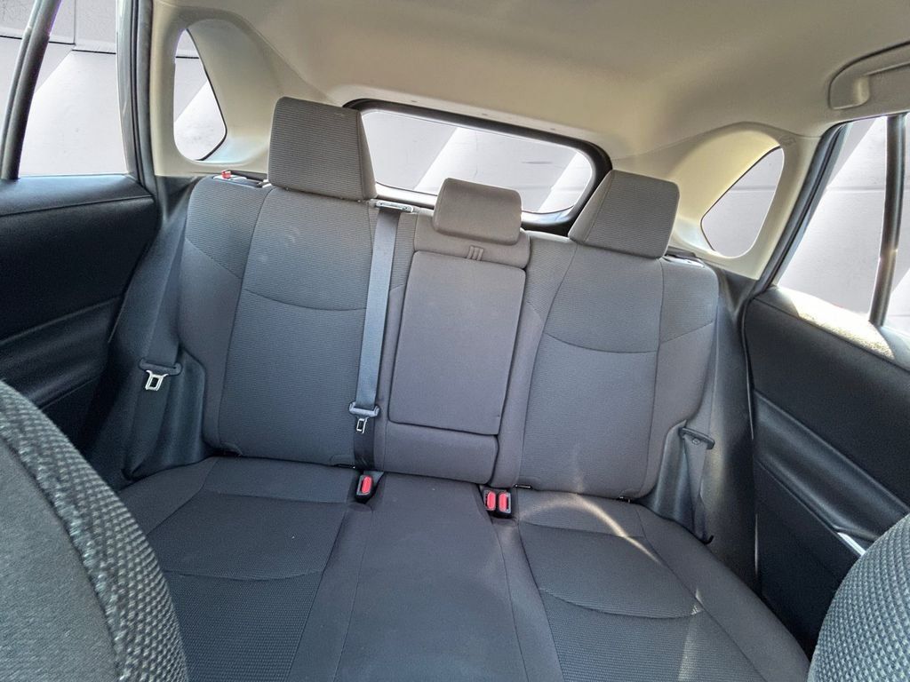 Used 2021 Toyota RAV4 LE FWD image 18