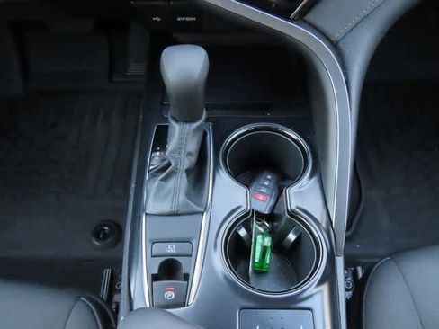 Used 2020 Toyota Camry LE image 21