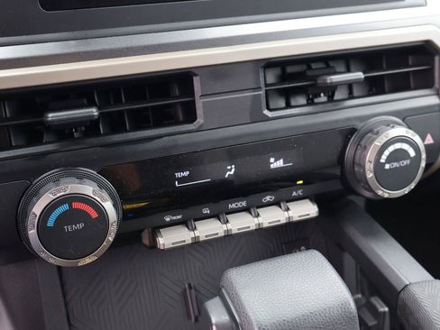 Used 2025 Toyota Tacoma SR5 AWD/4WD image 24
