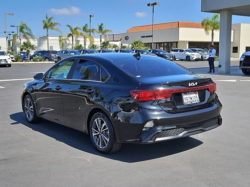 Used 2022 Kia Forte LXS image 8