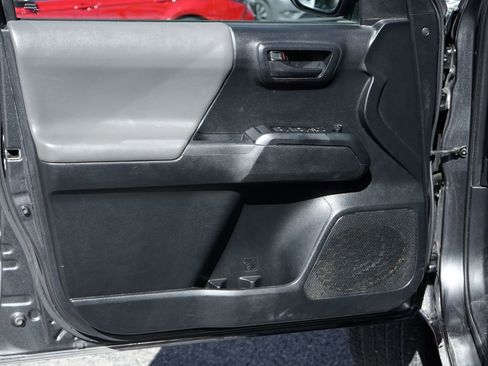 Used 2019 Toyota Tacoma SR w/ SR Convenience Package image 14