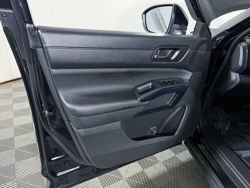 Certified 2024 Nissan Pathfinder SV AWD/4WD image 39