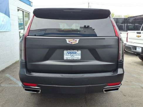 Used 2023 Cadillac Escalade Premium Luxury AWD/4WD image 5