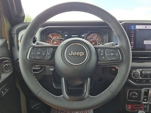 Used 2025 Jeep Wrangler Willys image 15