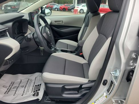Used 2026 Toyota Corolla LE FWD image 15