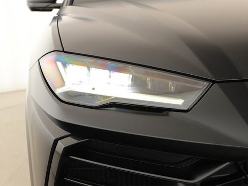 Used 2022 Lamborghini Urus image 34